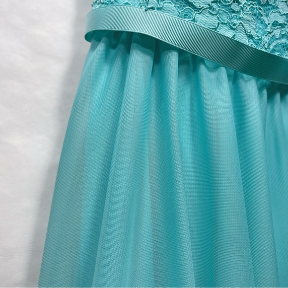 ❗️CLEARANCE❗️ David’s Bridal Spa Color One Shoulder Lace Dress 🤍💍 - Picture 4 of 9